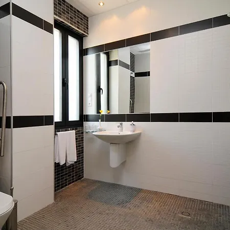 Amalurra Granada فندق 2*